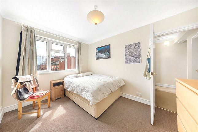 Flat for sale in Burlington Place, Fulham, London