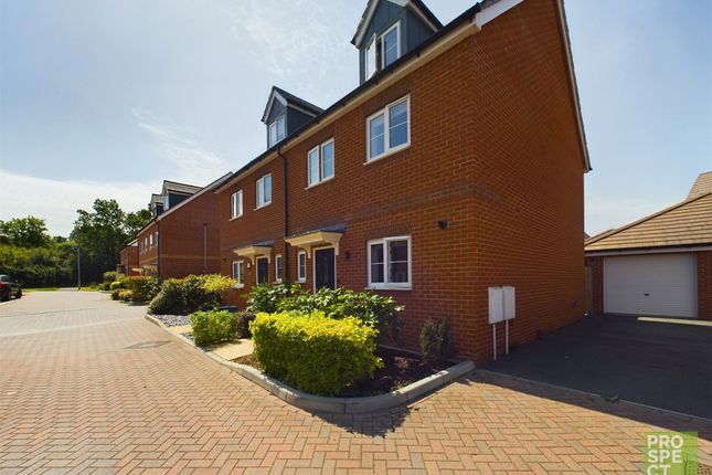 Thumbnail Semi-detached house for sale in Prestwick Green, Binfield, Bracknell, Berkshire