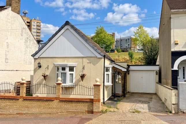 2-bed house on 265, Castle Road, Chatham, £265,000