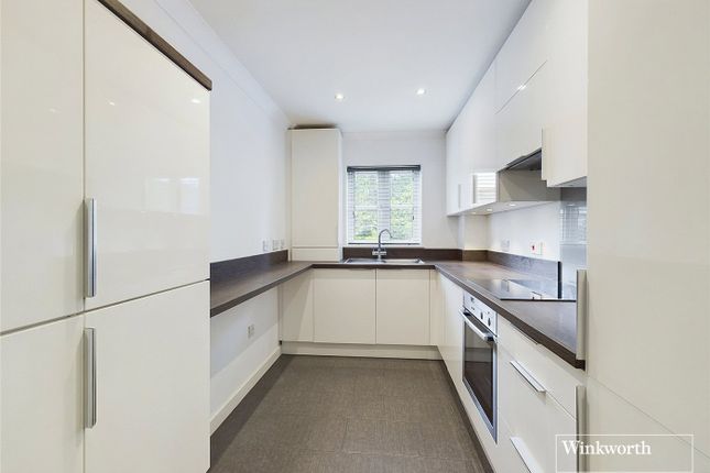 Fry Court, Caversham photo 4