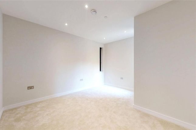 Flat to rent in Viridium Apartments 264 Finchley Road, London