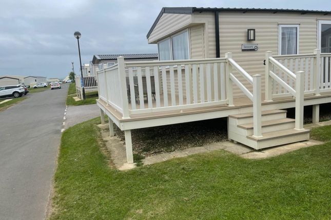 Thumbnail Mobile/park home for sale in Gristhorpe, Filey