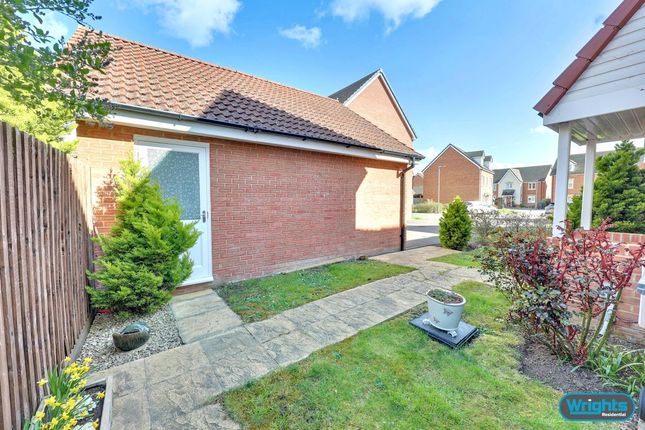 14, Hutton Close, Trowbridge photo 4