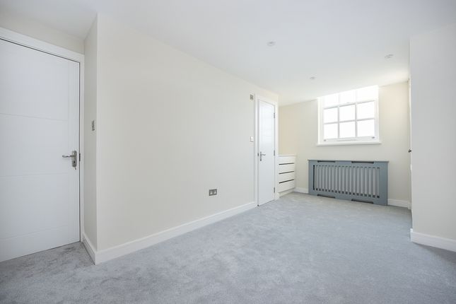 Flat 23, Courtyard Apartments 70B, Hampton Road, Teddington photo 4