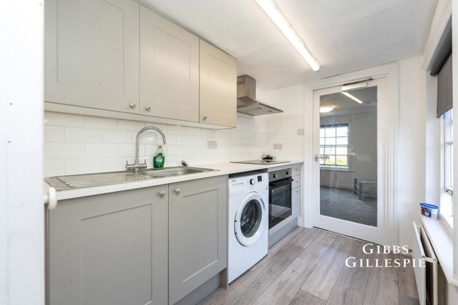 Flat 2, Pinner House, Church Lane, Pinner photo 3