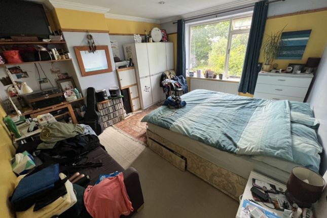 Room to rent in Westbury Crescent, Oxford, Oxfordshire