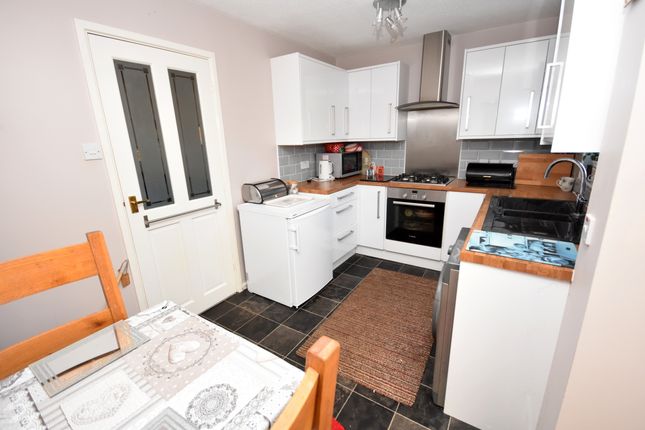 10 Barker Close, Stafford photo 4