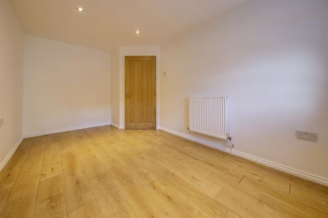 Flat to rent in Church Street, Waterfoot, Rossendale