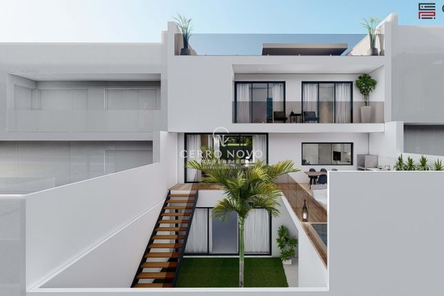 Villa for sale in Faro, Montenegro, Faro Algarve