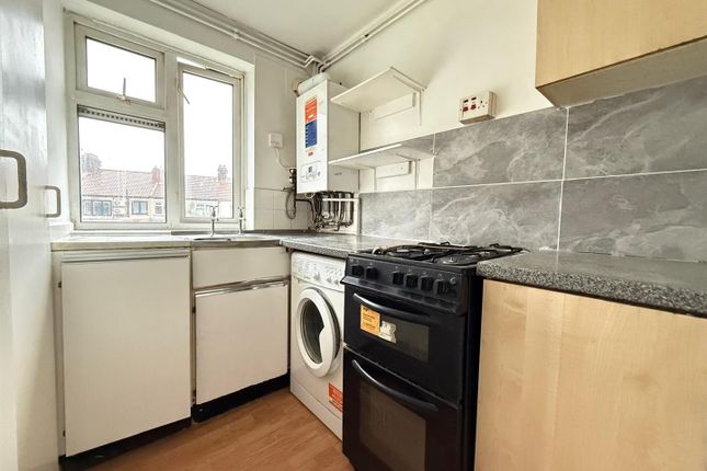 Flat 40, Mount Pleasant, Ilford Lane, Ilford photo 4
