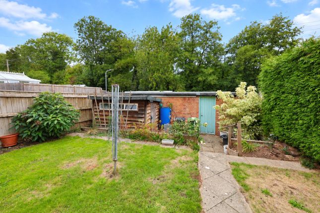 19, The Crypt Estate, Gloucestershire photo 2