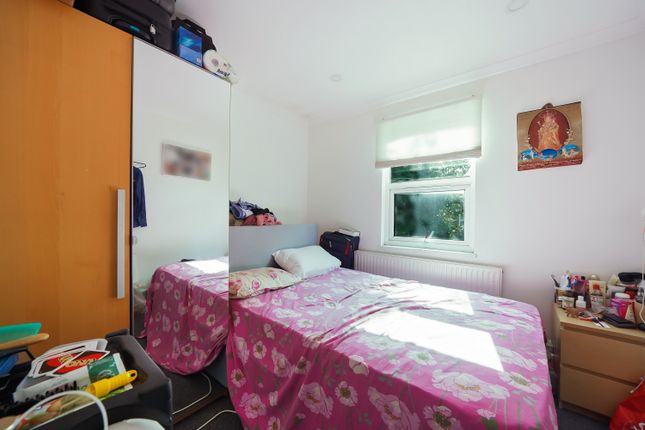 5(b), Windsor Road, Willesden photo 4