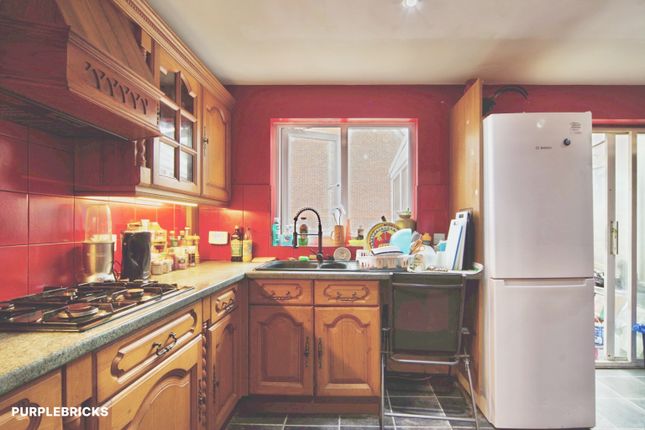 132, Bunning Way, London photo 4