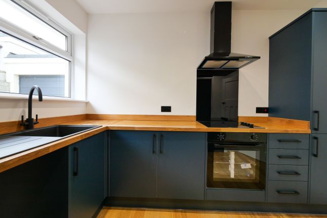 20, Orchard Close, Bude photo 3