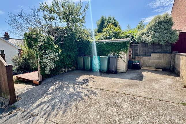 63 Newport Road, Cowes photo 4