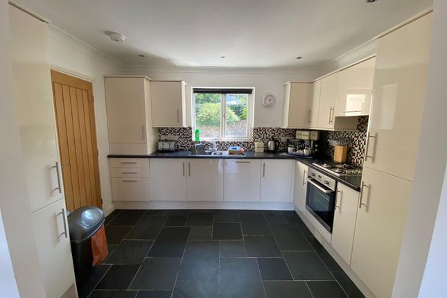 9, Castle Hall Road, Milford Haven photo 4