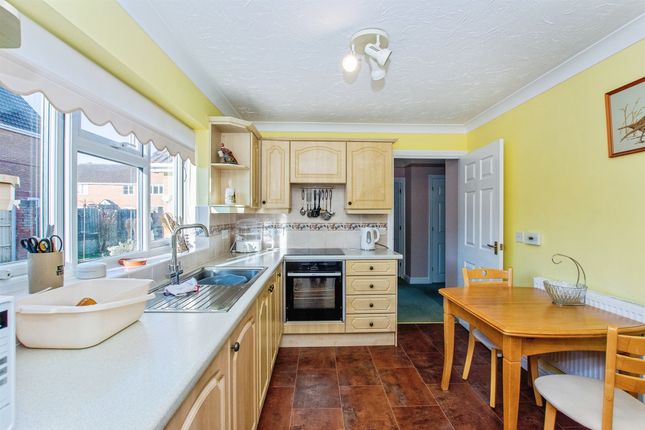 3, Sandringham Court, Spalding photo 3