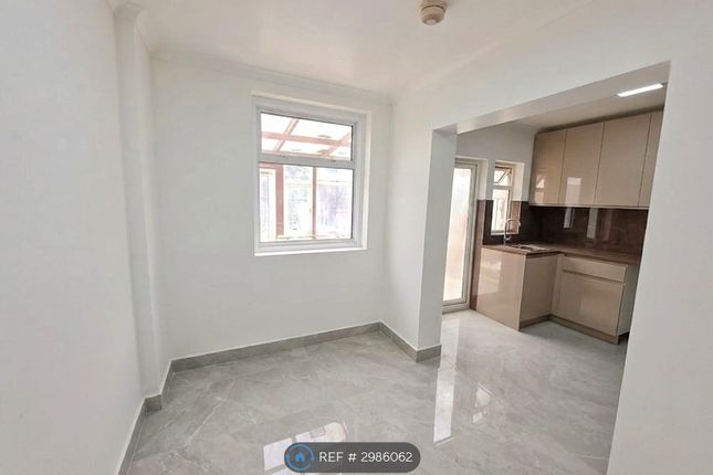 Pinner View, Harrow photo 4