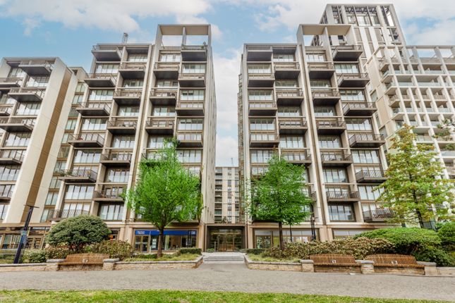 Flat for sale in Fountain Park Way, White City