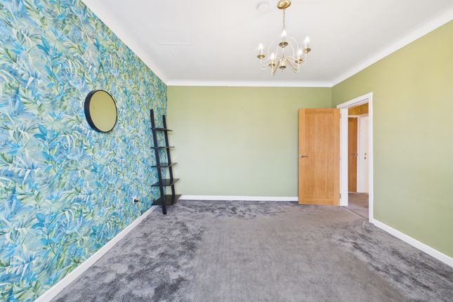 15 Firhill Avenue, Airdrie photo 4