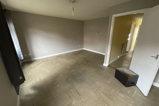 Bryn Farm Close, Basildon photo 2