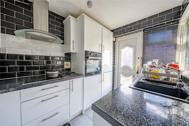 23, Birkdale Rise, Leeds photo 2