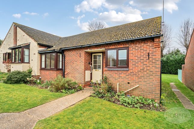 2-bed house on 14 Stratford Court,, Avon Road, Farnham, £325,000