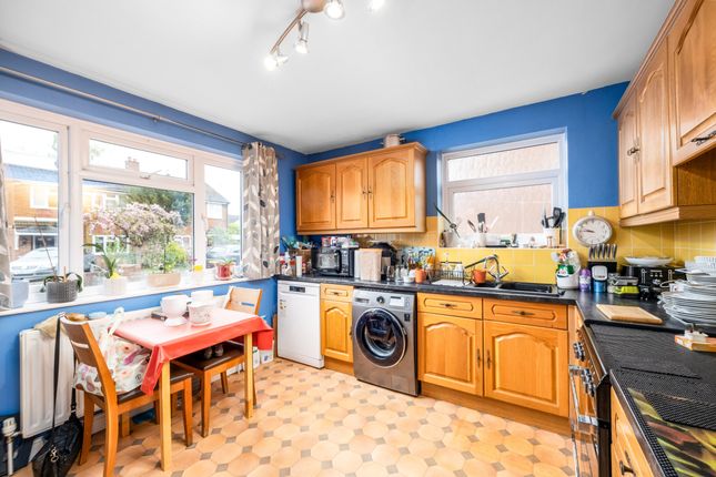 Bungalow for sale in Leyfield Road, Aylesbury