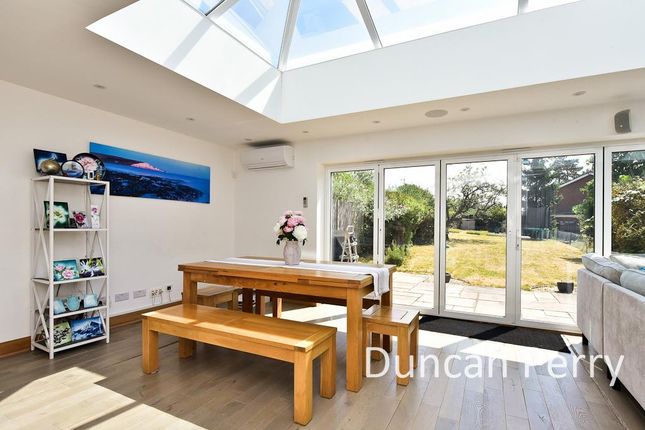 19, Hill Rise, Potters Bar photo 3