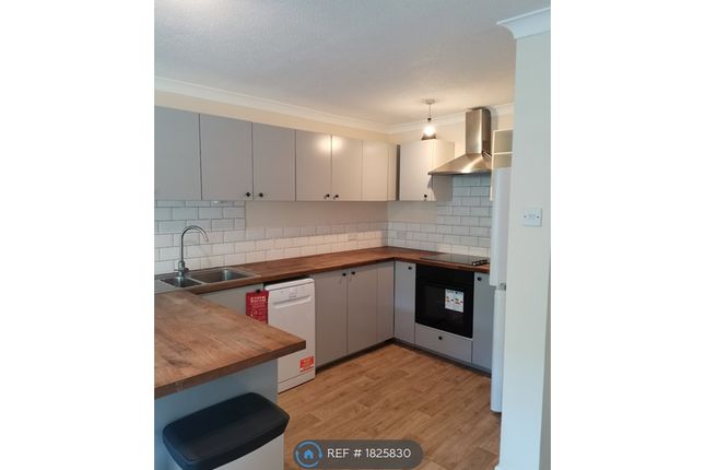 Thumbnail Flat to rent in Briary Road, Portishead, Bristol