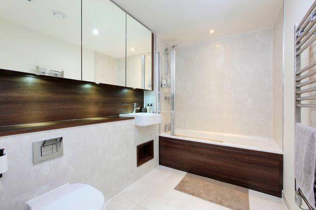 Flat for sale in Avon House, 5 Enterprise Way, Wandsworth, London