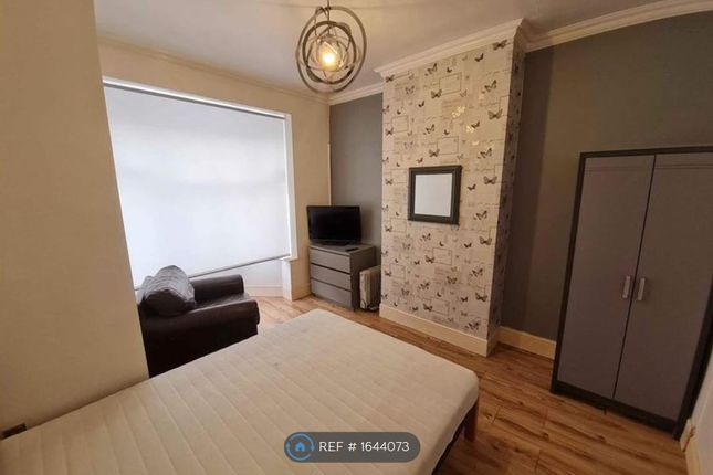 Thumbnail Room to rent in Samuel Street, Crewe