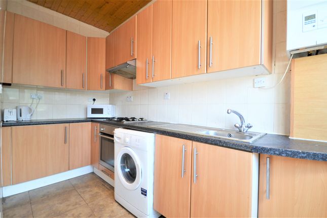 Room 1 327a, Horn Lane, Greater London photo 3