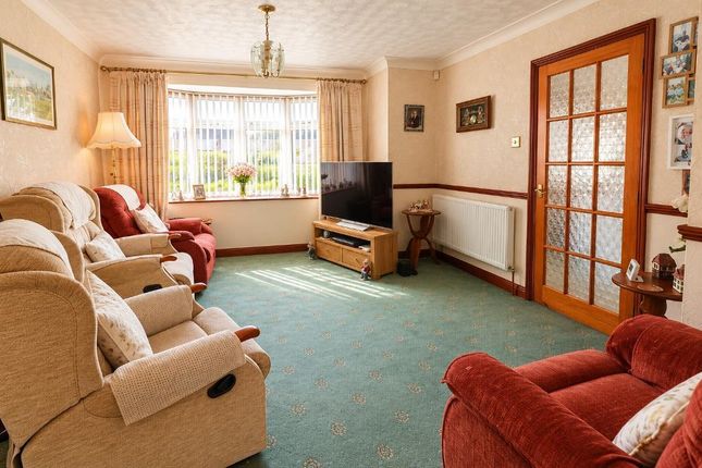 Alpine Way, Luton photo 4