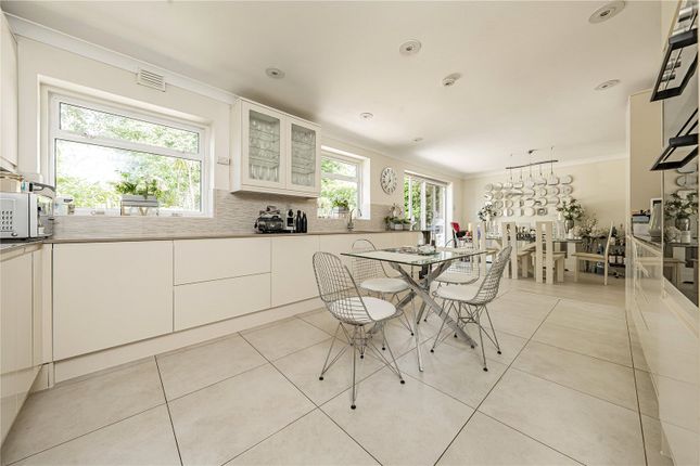 47, Shaftesbury Avenue, Norwood Green photo 4