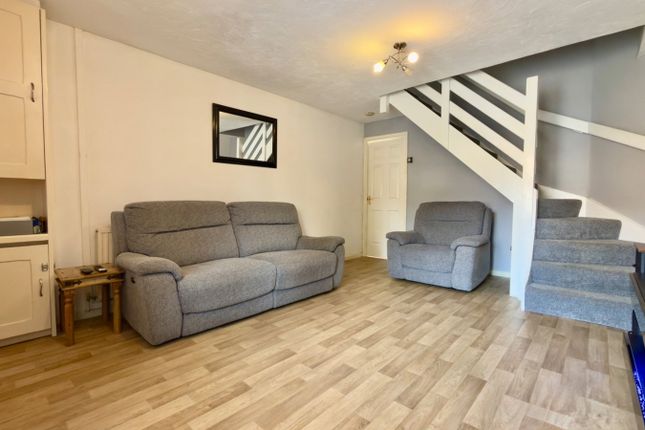 90, Murrain Drive, Maidstone photo 2
