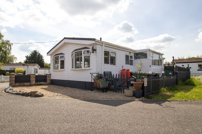 Thumbnail Mobile/park home for sale in Innisfree Park Homes, Bawsey, King's Lynn, Norfolk