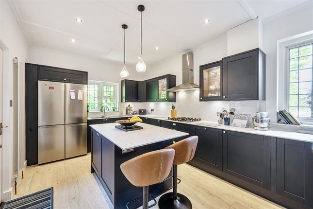 3, Winkworth Place, Surrey photo 2