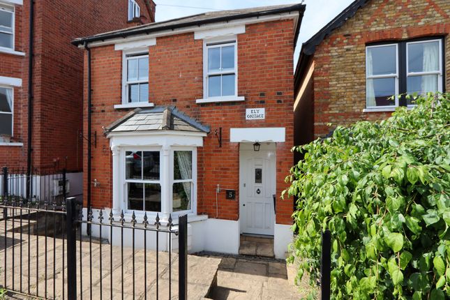 Detached house to rent in Chapel Road, Epping