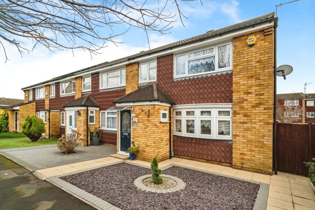 End terrace house for sale in The Croft, Broxbourne