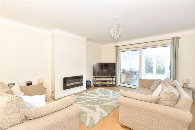 Nore Farm Avenue, Emsworth photo 3