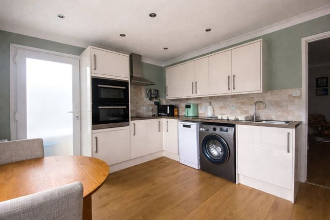 50, Chestnut Drive, Devon photo 3