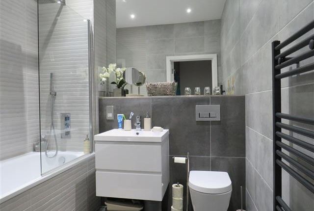 14 Ocean House, Hazelwick Avenue, CRAWLEY photo 4