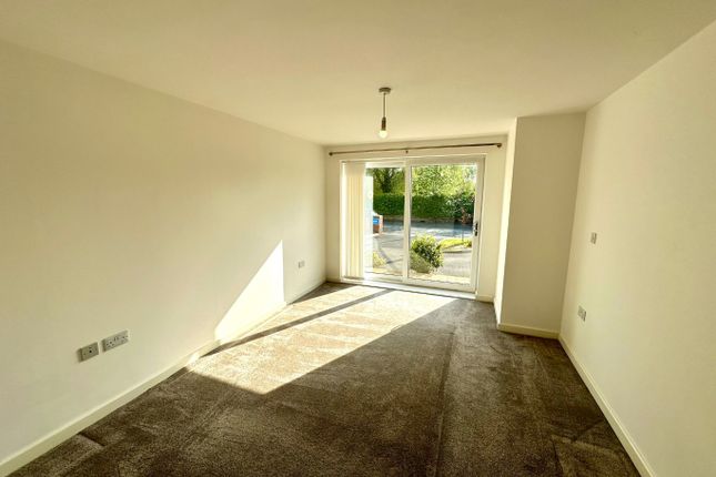 Flat to rent in Foxhouse Lane, Maghull, Liverpool