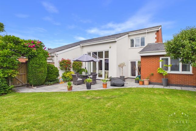 4-bed house on 69, Greenmoor Road, Burbage, £750,000