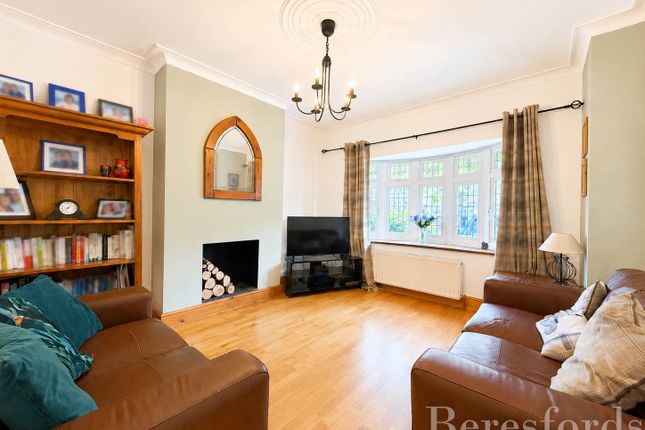 53, Bush Elms Road, Hornchurch photo 3