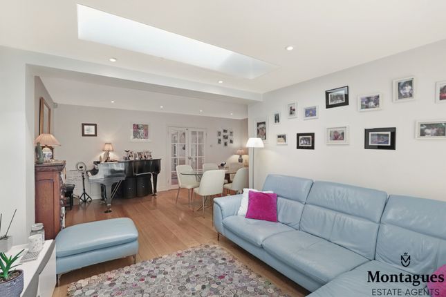 Town house for sale in Stonards Hill, Epping