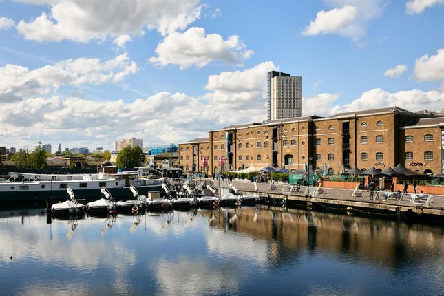 Flat to rent in West India Quay, Docklands