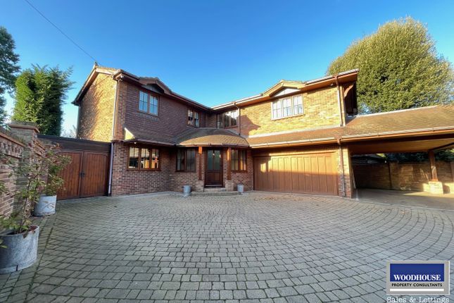 Thumbnail Detached house for sale in Yewlands, Hoddesdon
