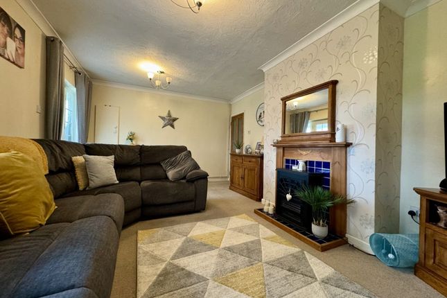 129, Larkhill Road, Yeovil photo 2
